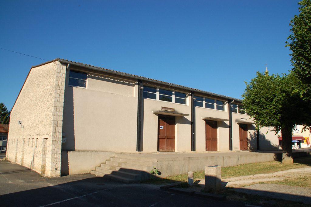 Restructuration de la salle des fêtes de Saint-Claud (16)